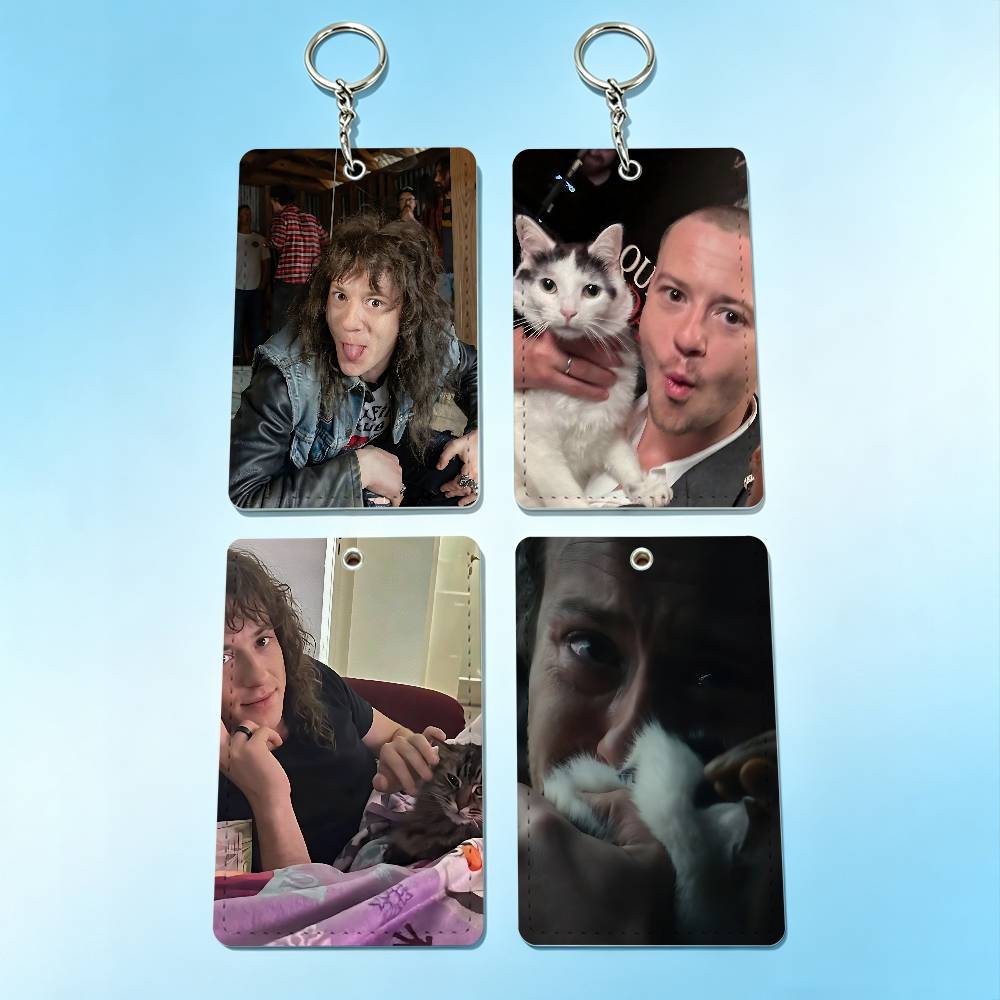 배우 J-Joseph Quinn 고양이 배지 홀더 열쇠 - Leatherwork Keychain 리뷰 및 가격